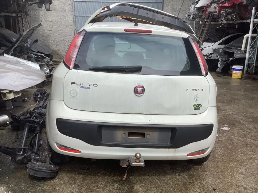 Fiat Punto Attractive 1.4 8v 2013 para retirada de peças