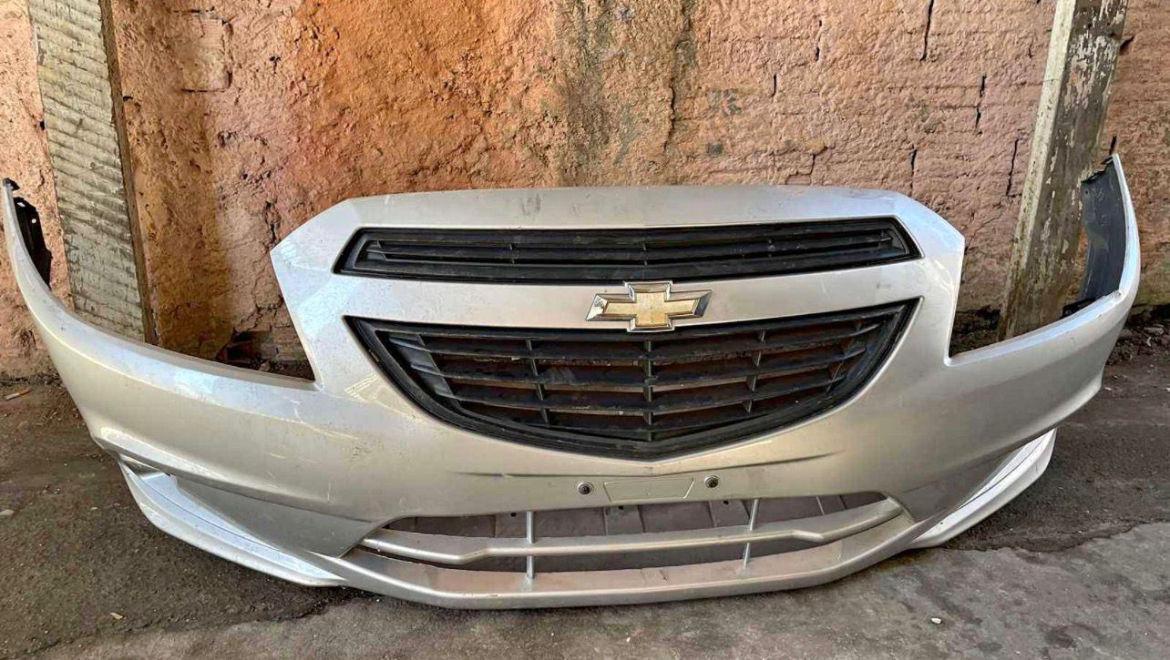 Para-choque Dianteiro Chevrolet Onix  Original Seminovo Completo com Grades